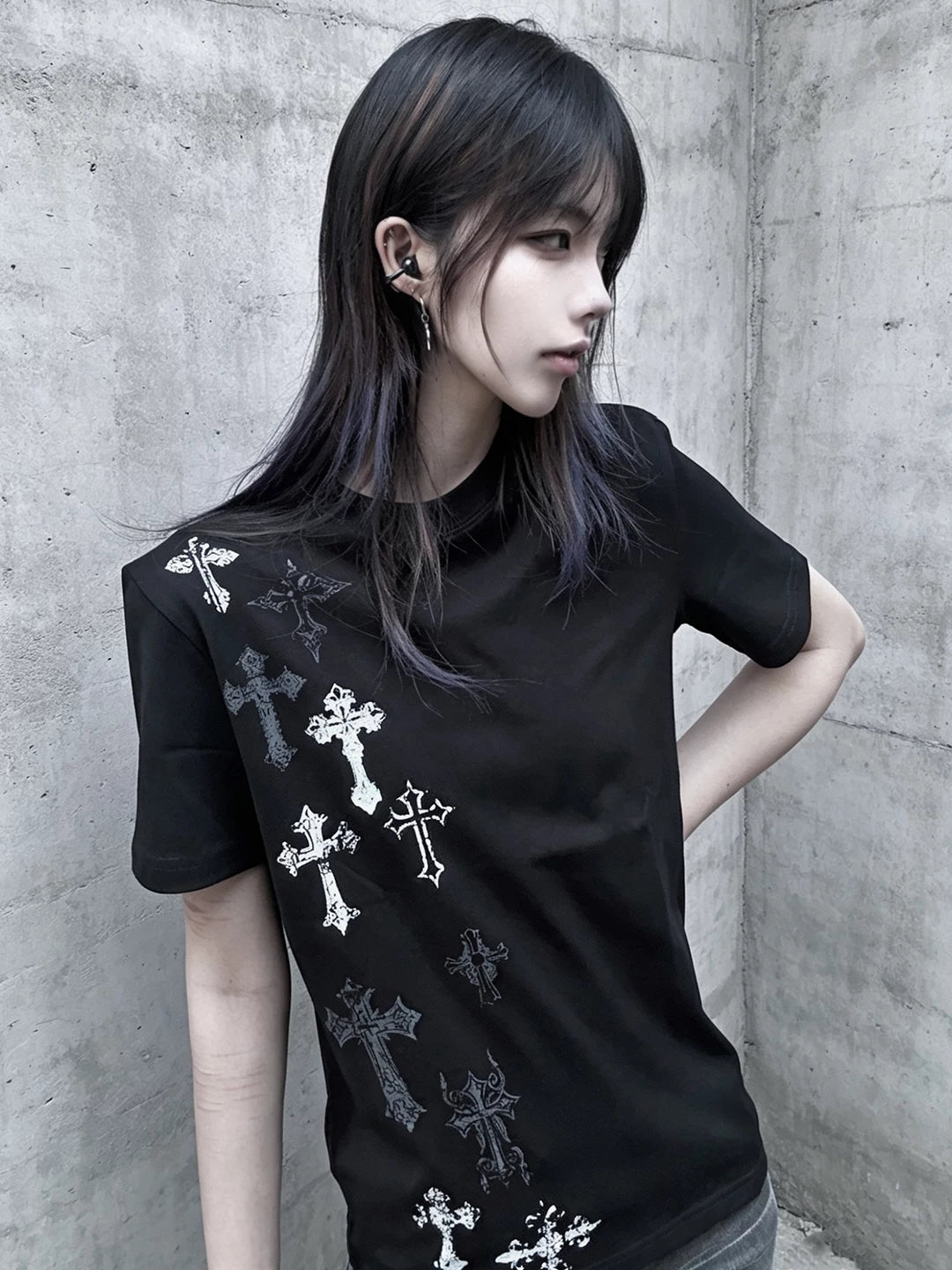 Alternative Dark Archive: Niche Gothic Visual-Kei Fitted S/S Top